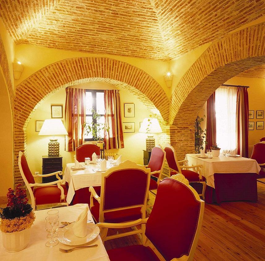 Posada Real Del Pinar Pozal de Gallinas Restaurant foto